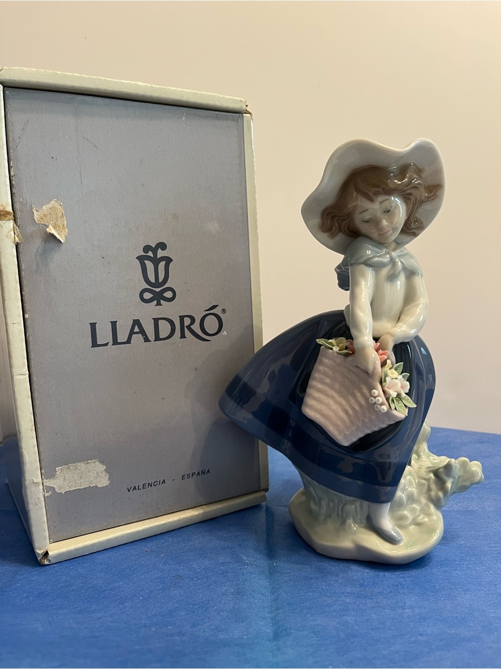 “Pretty pickings” Lladro Girl Figurine in Blue and Cream -